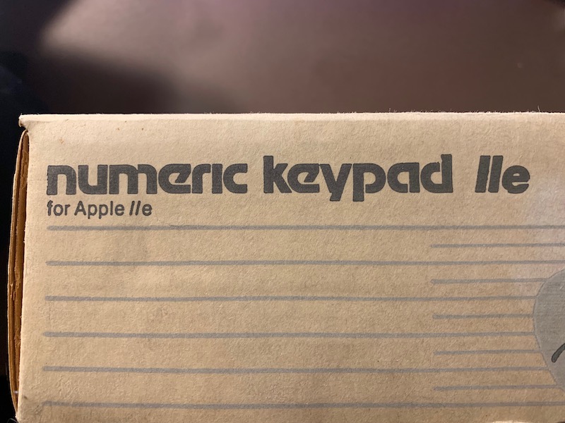 Packaging reading 'numeric keypad //e for Apple //e'